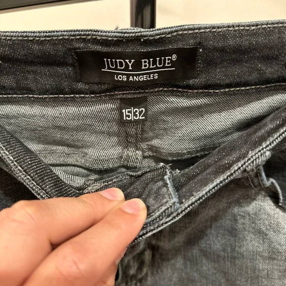 Judy Blue Jeans Womens 15/32 Jaycie Skinny Fit Raw Hem Grayish Black JB88165 - Picture 3 of 8